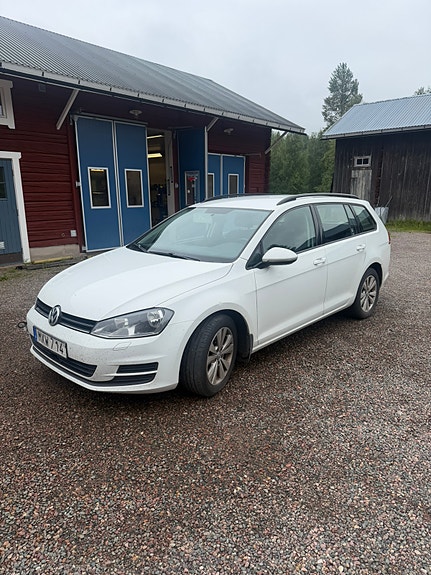 Volkswagen Golf VII 4 of 7