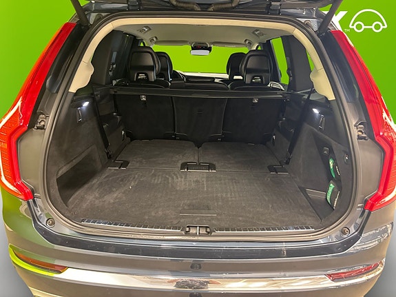 Volvo XC90 16 of 26