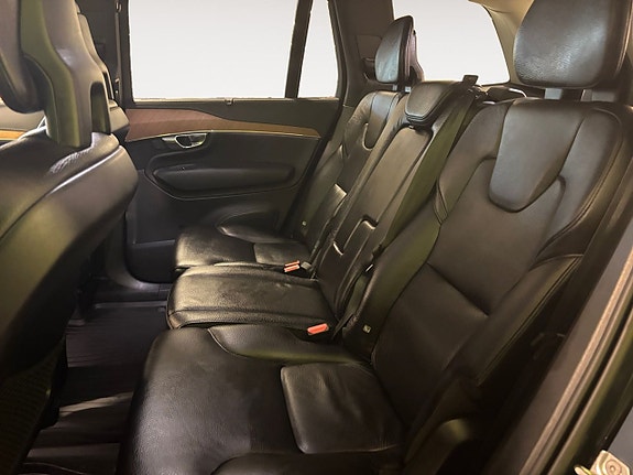 Volvo XC90 14 of 26