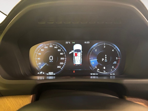 Volvo XC90 12 of 26