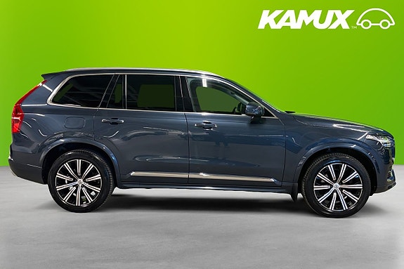 Volvo XC90 2 of 26