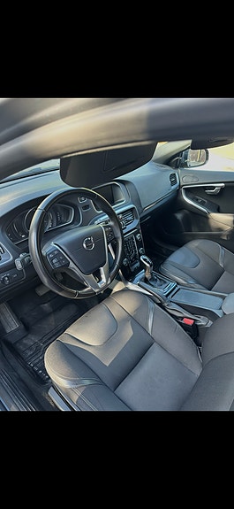 Volvo V40 3 of 4