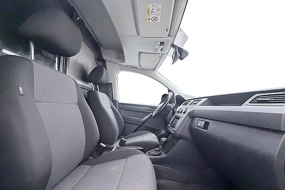 Volkswagen Caddy Maxi 16 of 26