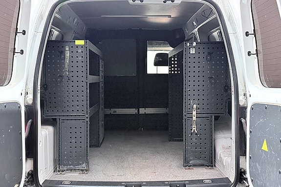 Volkswagen Caddy Maxi 13 of 26