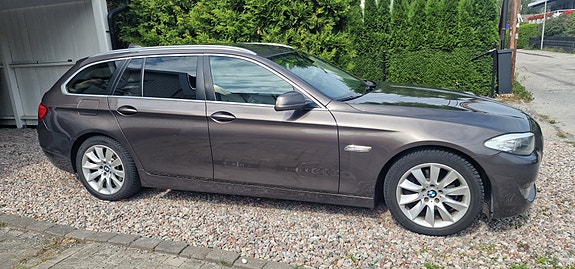 BMW 520d 2 of 12
