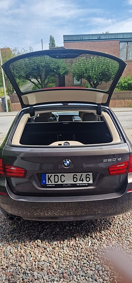 BMW 520d 3 of 12