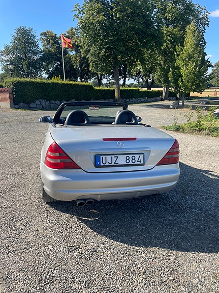 Mercedes-Benz SLK230 2 of 5