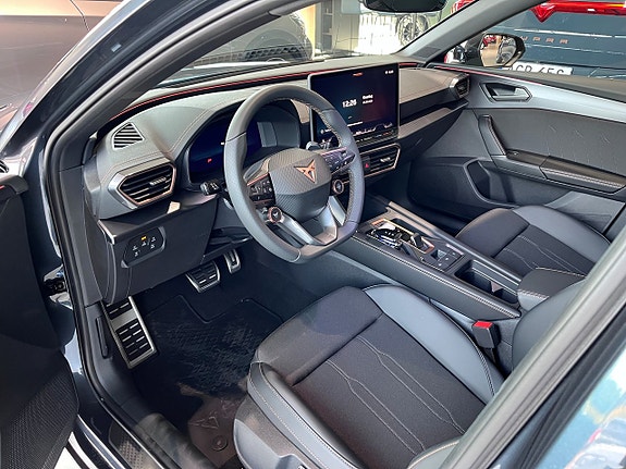 Cupra Leon 3 of 5
