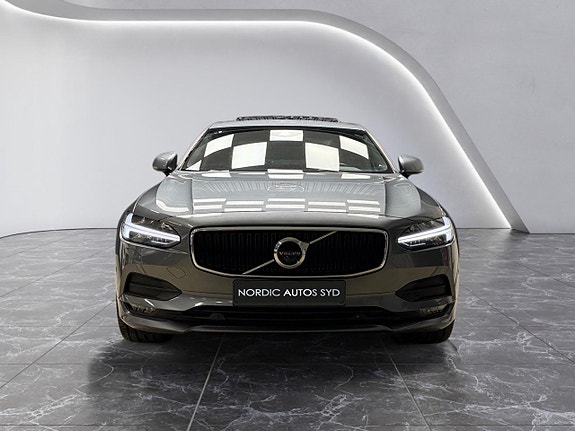Volvo S90 4 of 26