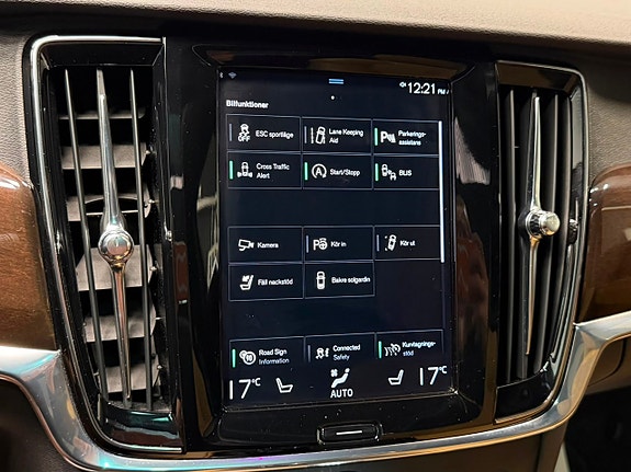 Volvo S90 22 of 26