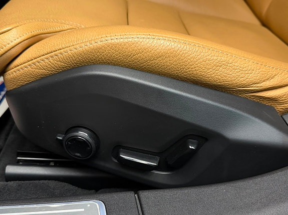 Volvo S90 15 of 26