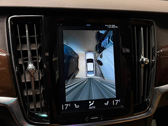 Volvo S90 23 of 26