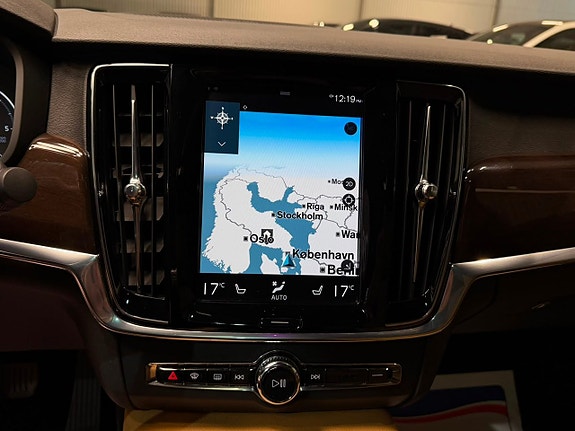 Volvo S90 19 of 26