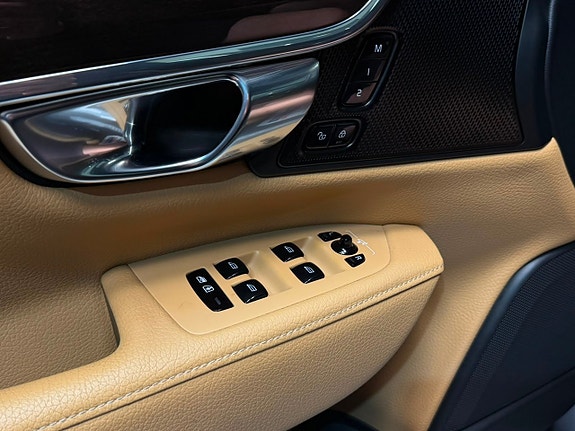 Volvo S90 25 of 26