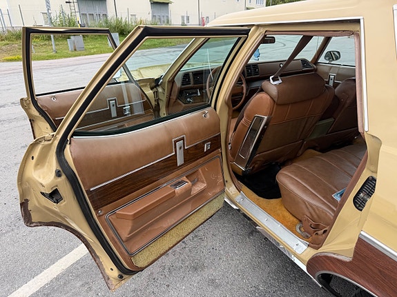 Buick Estate 9 of 17