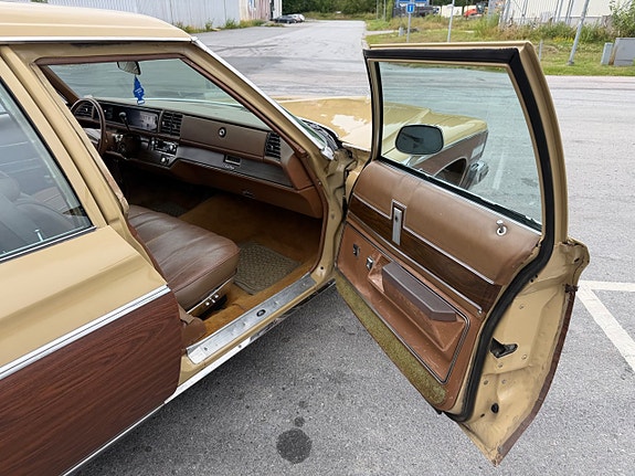 Buick Estate 12 of 17