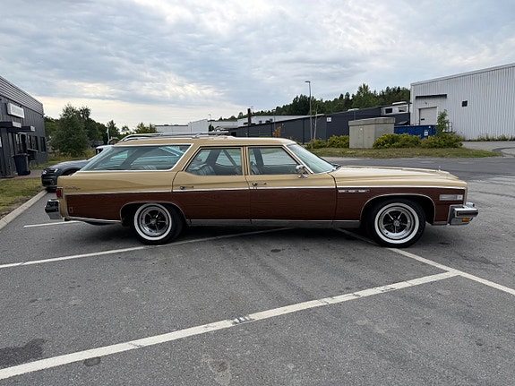 Buick Estate 4 of 17