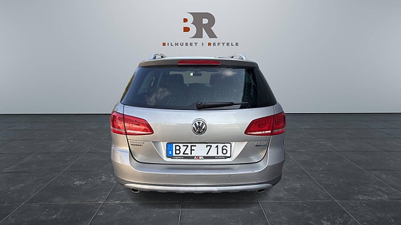 Volkswagen Passat Alltrack 6 of 17