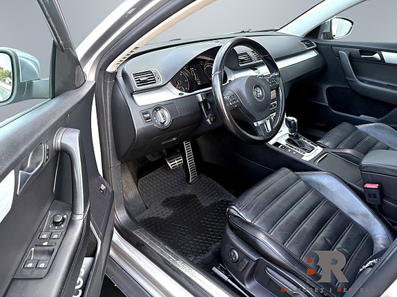 Volkswagen Passat Alltrack 9 of 17