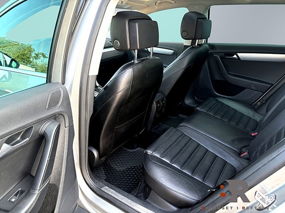 Volkswagen Passat Alltrack 10 of 17