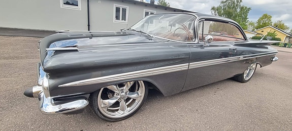 Chevrolet Impala 2 of 10