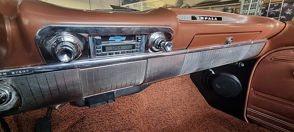 Chevrolet Impala 7 of 10