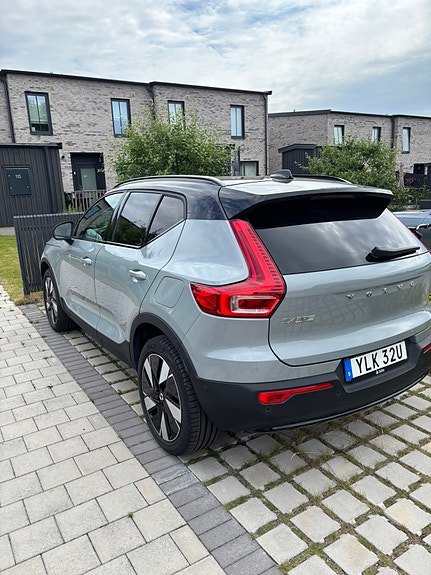 Volvo EX40 2 of 4