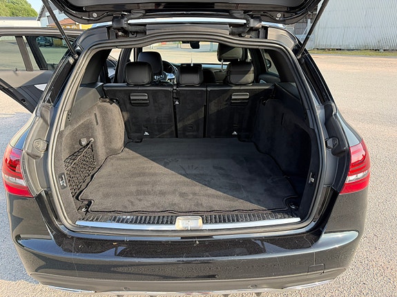 Mercedes-Benz C200 7 of 10