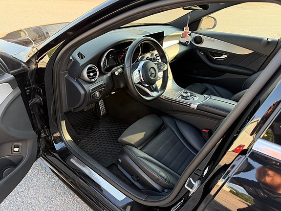 Mercedes-Benz C200 5 of 10