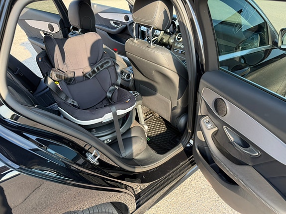 Mercedes-Benz C200 8 of 10