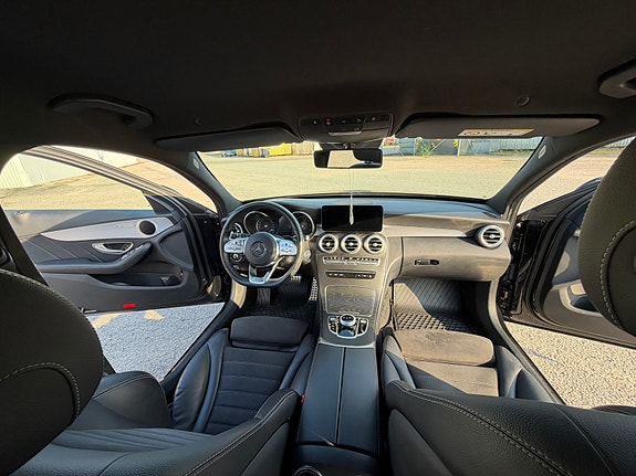 Mercedes-Benz C200 10 of 10