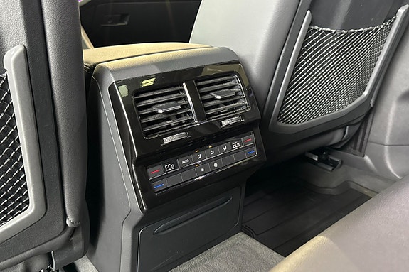 Volkswagen Touareg 21 of 30