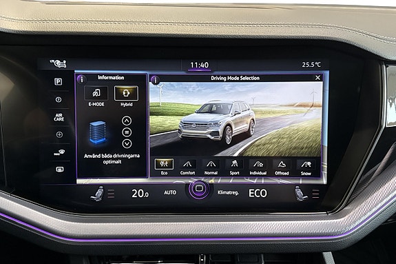 Volkswagen Touareg 27 of 30