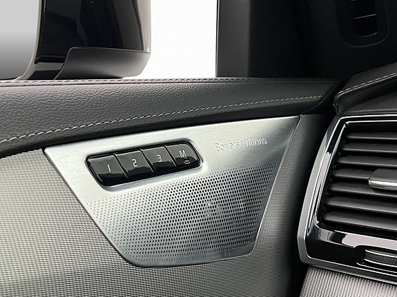 Volvo XC90 13 of 30