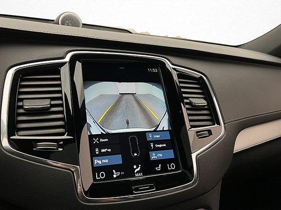 Volvo XC90 27 of 30