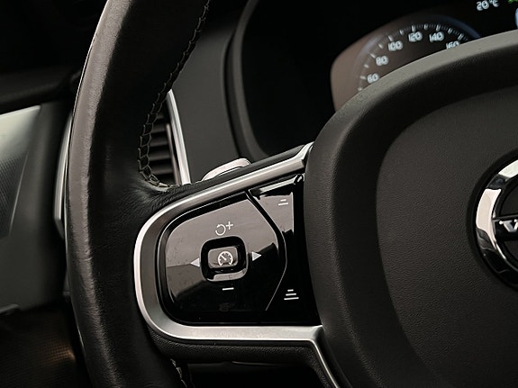 Volvo XC90 19 of 30
