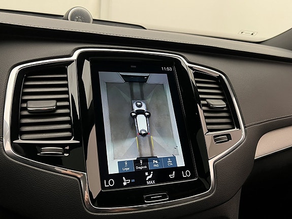 Volvo XC90 26 of 30