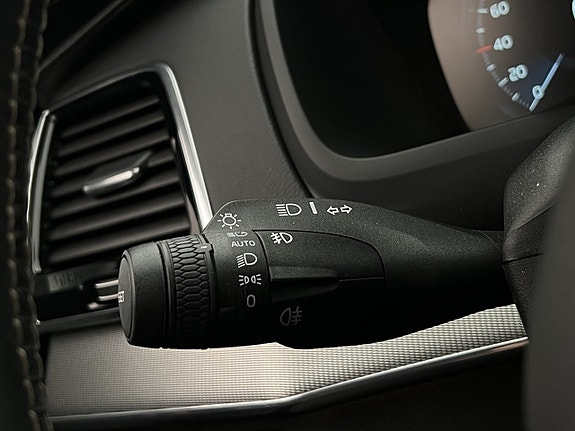 Volvo XC90 18 of 30