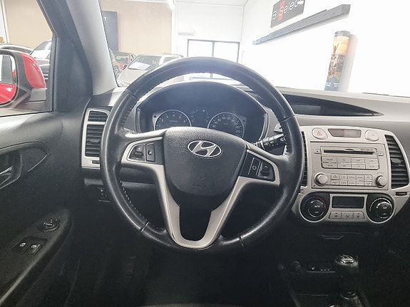 Hyundai i20 10 of 19