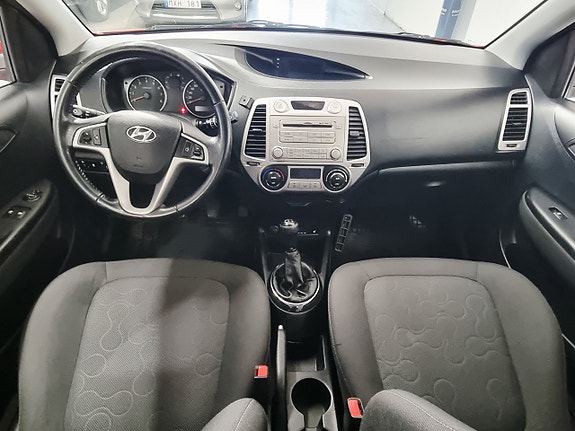 Hyundai i20 11 of 19