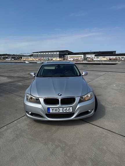 BMW 318d 9 of 12
