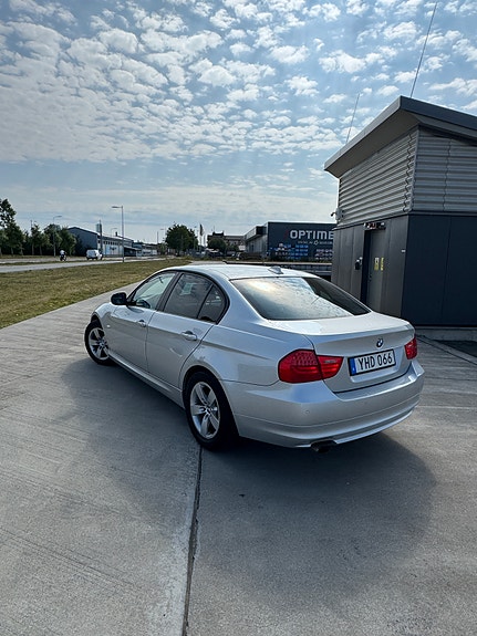 BMW 318d 6 of 12