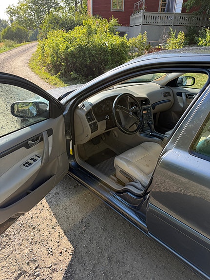 Volvo S60 5 of 7