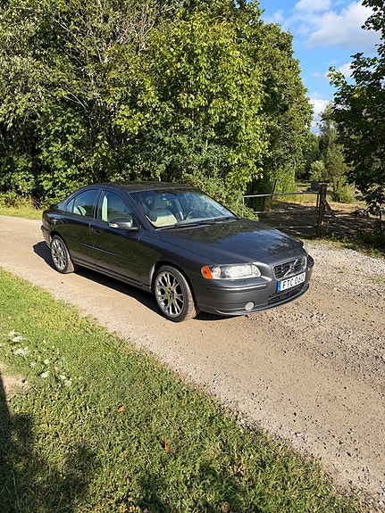 Volvo S60 4 of 7