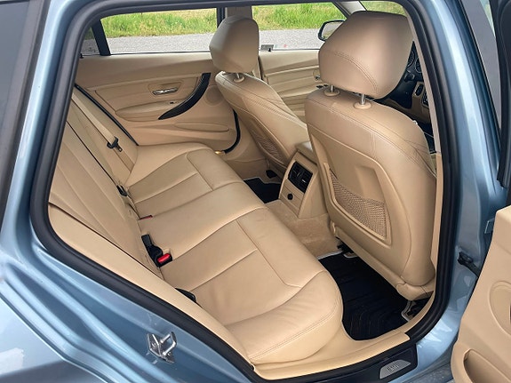 BMW 320d 9 of 23