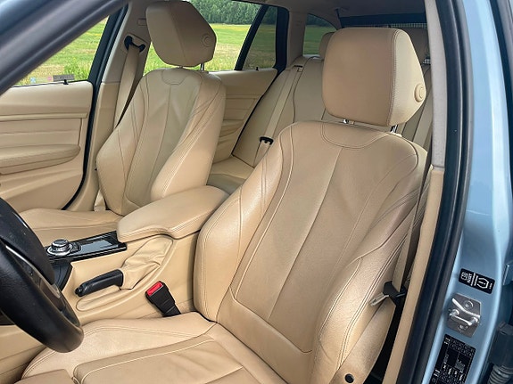 BMW 320d 12 of 23
