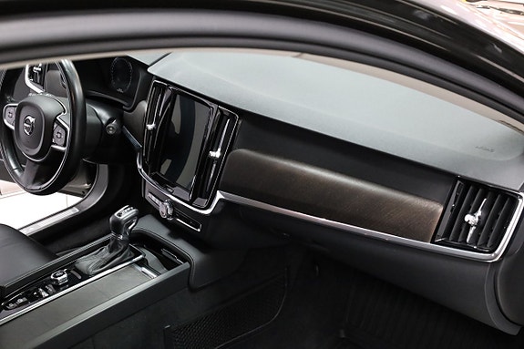 Volvo V90 Cross Country 18 of 25