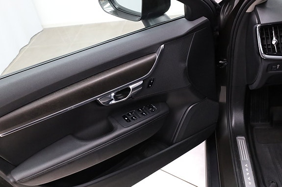 Volvo V90 Cross Country 12 of 25