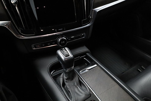 Volvo V90 Cross Country 21 of 25