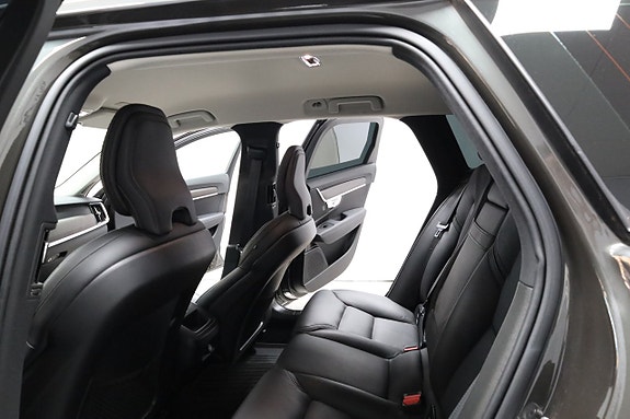 Volvo V90 Cross Country 16 of 25